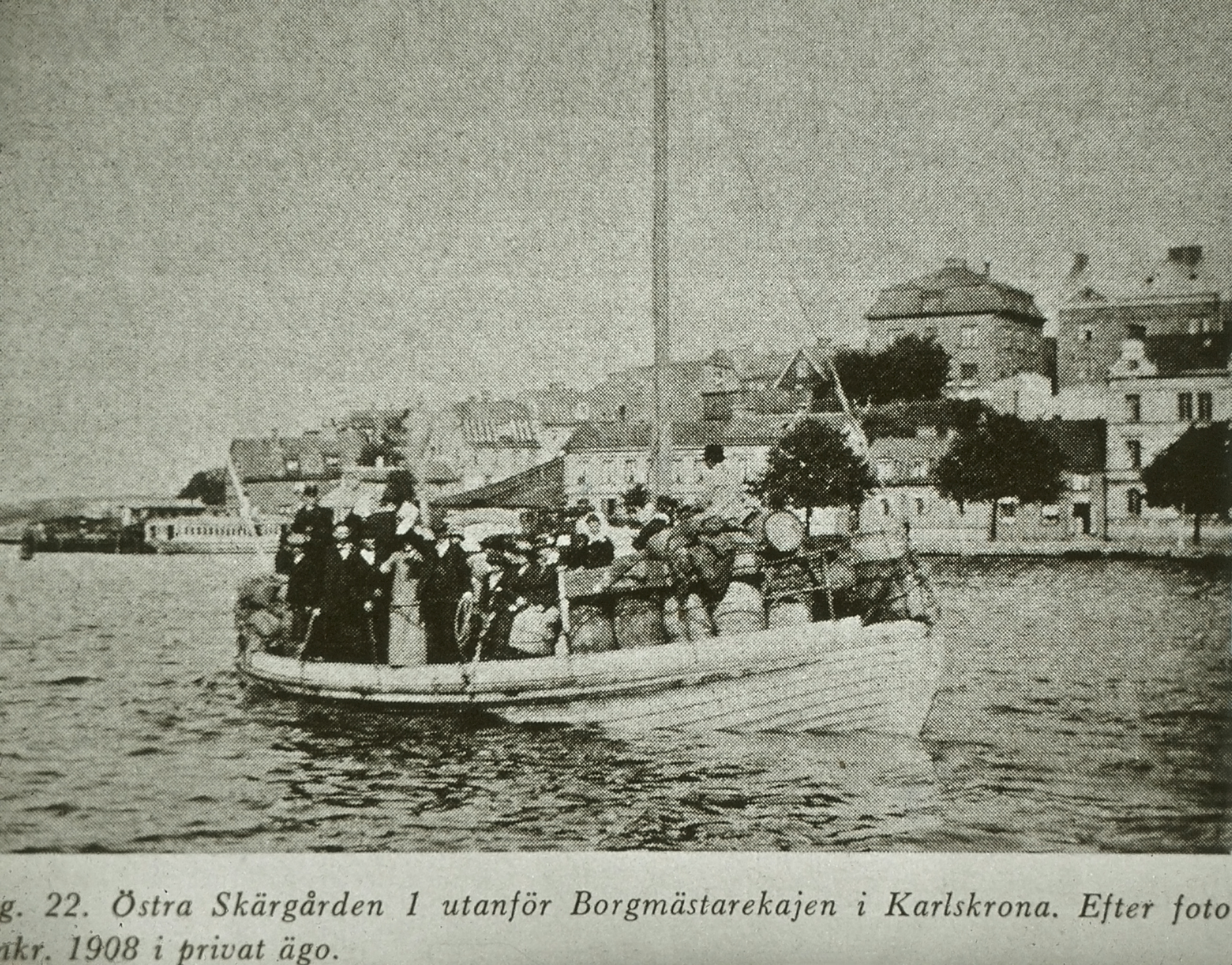 
Ã–stra skÃ¤rgÃ¥rden I utanfÃ¶r BorgmÃ¤starekajen i Karlskrona. Foto omkring 1908.





